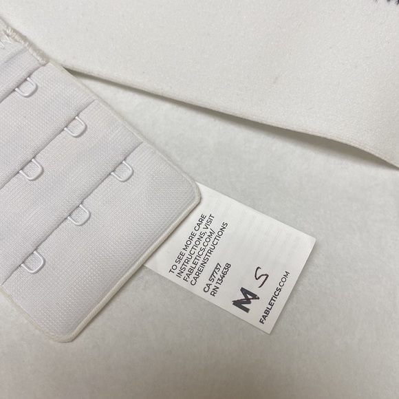 NWT: Fabletics Sports Bra - Picture 3 of 4